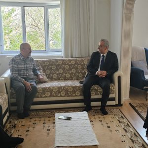 İl Müdürümüz Sayın Ömer Faruk ERGÜN, aziz şehitlerimiz;  Hasan KARAGÜLLE, Adem KELEŞ, Ahmet ÖZGÜN ve Hakan ORMANCI’nın  Darende ilçemizde ikamet eden kıymetli yakınlarını ziyaret etti. - fotoğraf 1