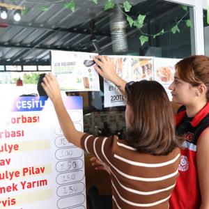 COP31 ve İklim Değişikliği Farkındalık Etkinlikleri kapsamında devlet himayesindeki çocuklarımızla yerel pazarda farkındalık etkinliği gerçekleştirildi. - fotoğraf 5