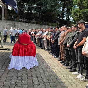 Kıbrıs Gazimiz İbrahim Terzi Son Yolculuğuna Uğurlandı - fotoğraf 4