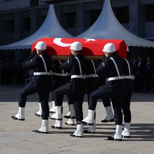 Aziz Hatırasına Saygıyla - fotoğraf 3