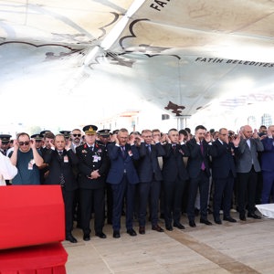 Aziz Hatırasına Saygıyla - fotoğraf 1