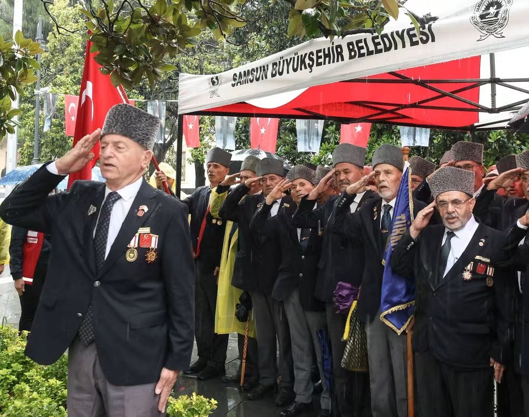 30 Ağustos Zafer Bayramı’nda Atatürk Anıtı’na Çelenk Sunuldu