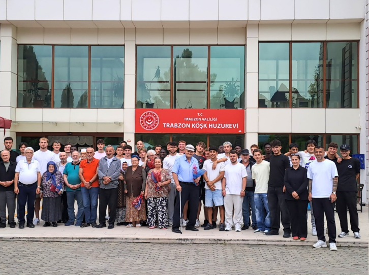 Köşk Huzurevi Sakinlerimiz Trabzonspor U19 Altyapı Takımı’nı Ağırladı