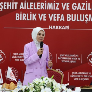 Bakanımız Mahinur Özdemir Göktaş, Hakkari’de şehit aileleri ve gazilerle vefa buluşmasında bir araya geldi - fotoğraf 1