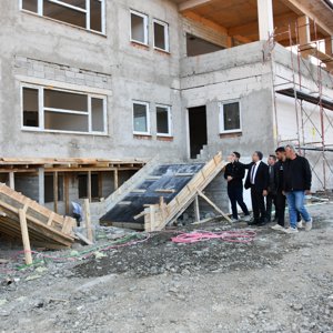 Valimiz Sayın Cevdet ATAY, Engelsiz Yaşam Merkezi İnşaatında İncelemelerde Bulundu  - fotoğraf 3