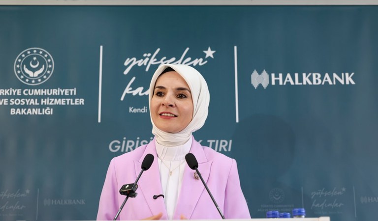 Bakanımız Mahinur Özdemir Göktaş, Hakkari'de konuştu: