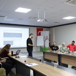 Aile ve Sosyal Hizmetler İl Müdürlüğü personeline yönelik “Bağımlılığı Anlamak ve Bağımlılara Yönelik Kısa Müdahale Programı Eğitimi” gerçekleştirildi. - fotoğraf 4
