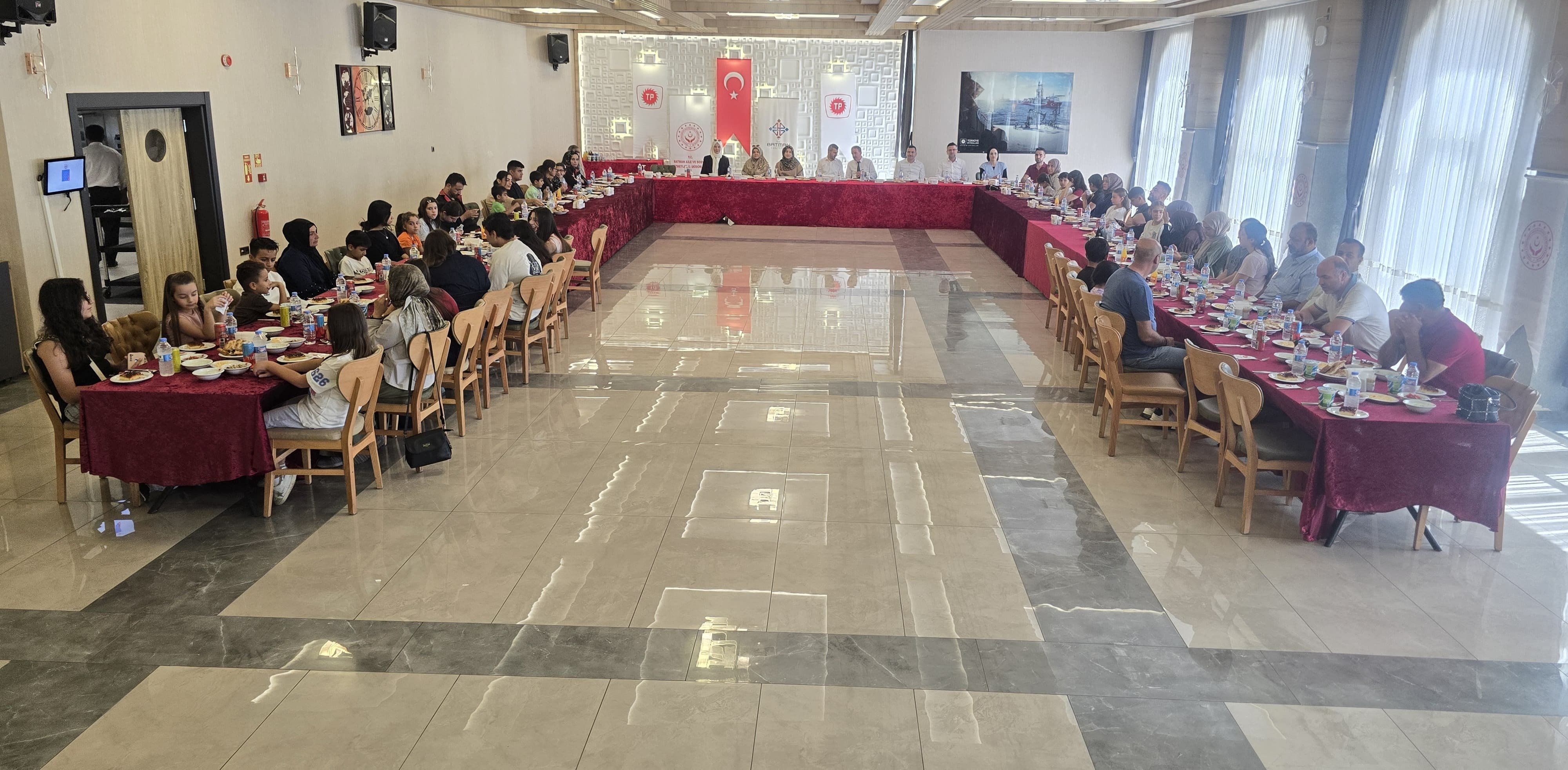 Çocuklarımızla Sohbet ve Yemek Programında Bir Araya Gelindi