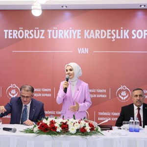 Bakanımız Göktaş, Van'da "Terörsüz Türkiye Kardeşlik Sofrası"nda konuştu: - fotoğraf 1