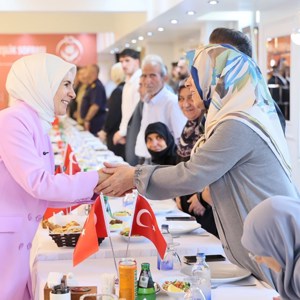 Bakanımız Göktaş, Van'da "Terörsüz Türkiye Kardeşlik Sofrası"nda konuştu: - fotoğraf 9