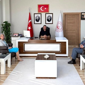 Elazığ Kent Konseyi Başkanı ve Basın ve Medya Cemiyeti Başkanı Sayın Nafiz KOCA ile Elazığ Kent Konseyi Kadın Meclisi Başkanı Prof. Dr. Sayın Canan Aksu CANBAY, İl Müdürlüğümüze Ziyarette Bulundu. - fotoğraf 1