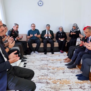 Şehit Afyonkarahisarlı Polis Memuru Mehmet Ali Topatan'ın Kıymetli Ailesine Taziye Ziyareti Gerçekleştirildi. - fotoğraf 2