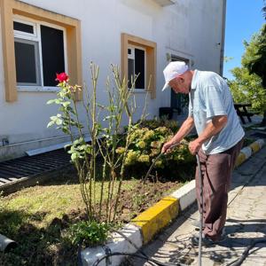 Huzurevi Sakinlerimizden Hobi Bahçesinde Anlamlı Çalışmalar. - fotoğraf 3