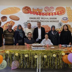 İl Müdürümüz Özgür Kırmızıtaş, Hamidiye Gündüz Bakım, Rehabilitasyon ve Aile Danışma Merkezi Müdürlüğümüzü Ziyaret Etti - fotoğraf 1