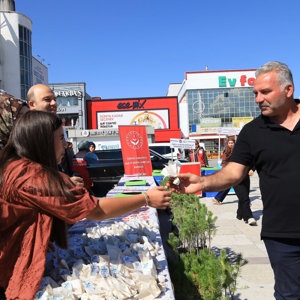 Vali Yardımcımız Sayın Rümeysa Sena Kurt ve İl Müdürümüz Sayın Abdulhalim Ünalan’ın katılımlarıyla COP31 kapsamında Dörtyol Meydanı’nda farkındalık etkinliği gerçekleştirdik. - fotoğraf 7