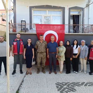 Şehitlerimizin Kıymetli Ailelerini Ziyaret Ettik - fotoğraf 1