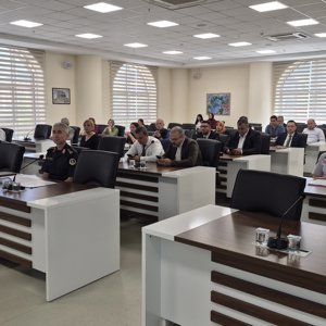 Ailenin Korunması ve Güçlendirilmesi İl Eylem Planı Ara Dönem Değerlendirme Toplantısı Gerçekleştirildi - fotoğraf 1