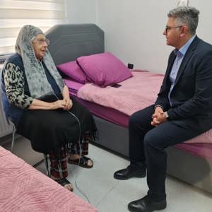 İl Müdürümüz Özgür Kırmızıtaş, Gemerek Huzurevi Yaşlı Bakım ve Rehabilitasyon Merkezi Müdürlüğümüzü Ziyaret Ederek Hürmet Makamının Sahibi Kıymetli Büyüklerimizle Bir Araya Geldi - fotoğraf 1