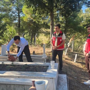 Demirci’de Şehit Aileleri Ziyaret Edildi - fotoğraf 2