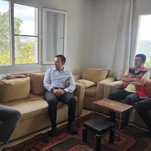 Demirci’de Şehit Aileleri Ziyaret Edildi - fotoğraf 3