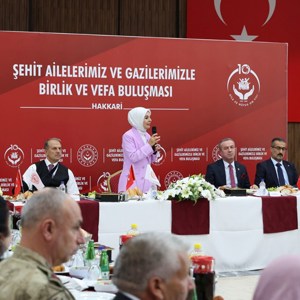 Bakanımız Mahinur Özdemir Göktaş, Hakkari’de Şehit Aileleri ve Gazilerle Vefa Buluşmasında Bir Araya Geldi - fotoğraf 6