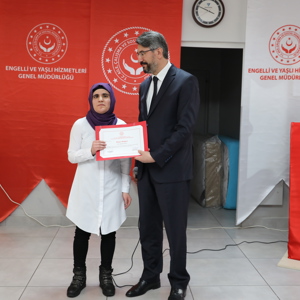 Görme Engelliler Rehabilitasyon Merkezi’nden Sosyal Bilgiler Öğretmenliğine Görme Engelli Çağla Kaygısuz’un Başarı Hikâyesi  - fotoğraf 1