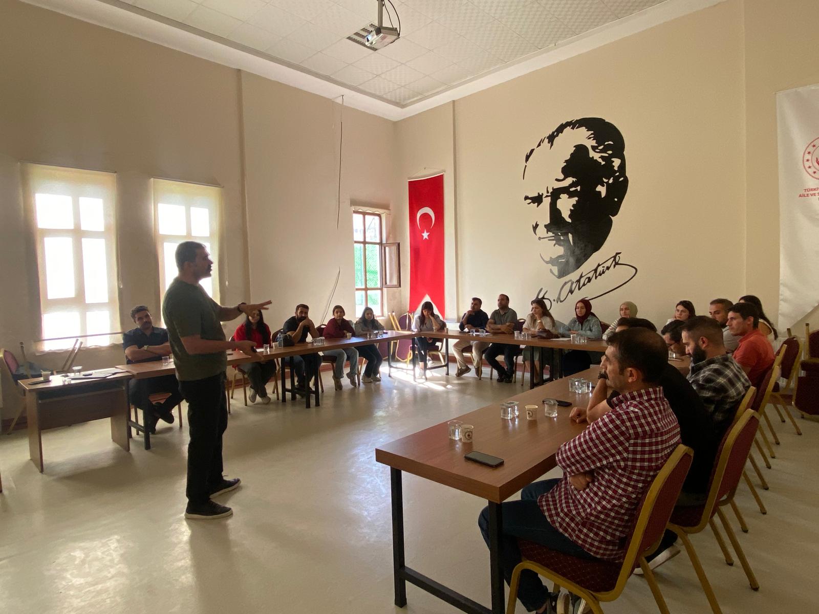 Afet ve Acil Durumlarda Psikolojik İlk Yardım Eğitimi