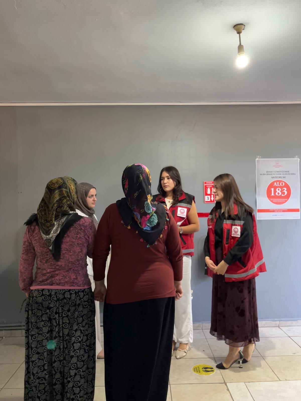 Hizan'da, kadına yönelik şiddetle mücadele kapsamında bilgilendirme faaliyeti gerçekleştirildi