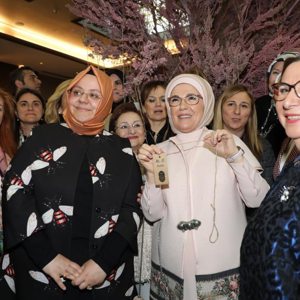 Emine Erdoğan ve Bakan Selçuk "Cemre Çarşısı" Etkinliğine Katıldı  - fotoğraf 1