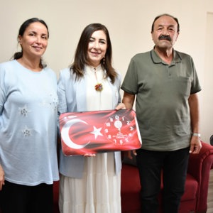 İl Müdürümüz Sayın Çiğdem AÇIKYILDIZ KAZEL, ilimizde ikamet eden kahraman Gazimiz Naci ÇELİKEL ve kıymetli ailesini ziyaret ederek Sayın Bakanımız Mahinur ÖZDEMİR GÖKTAŞ’ın selamlarını ilettiler. - fotoğraf 2