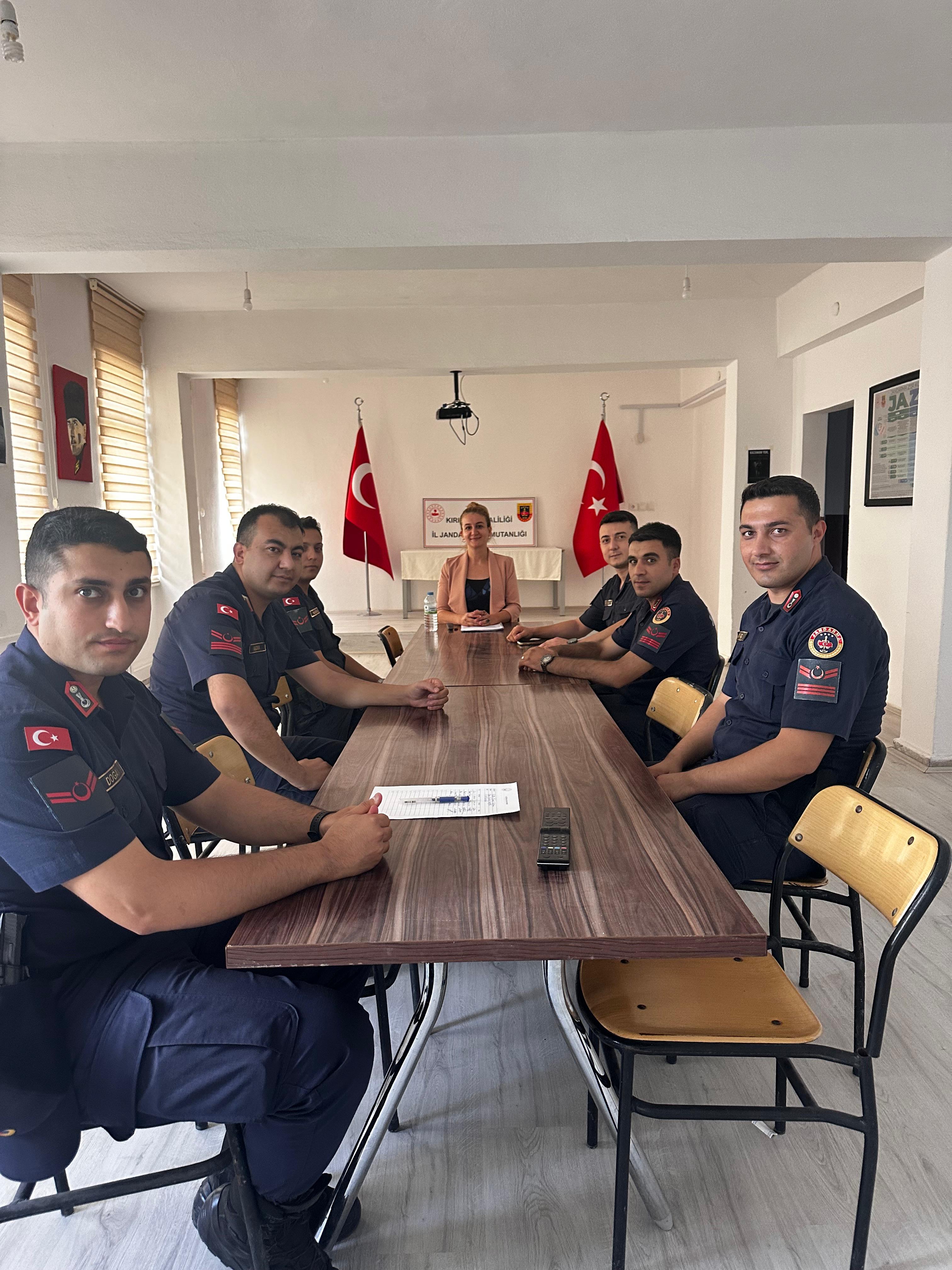 Balışeyh İlçe Jandarma Komutanlığı çalışanlarına “Evlilik Öncesi” eğitimi gerçekleştirildi.