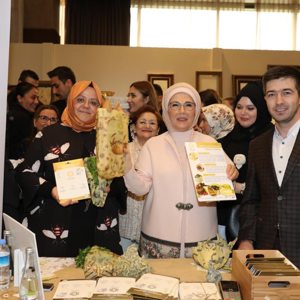 Emine Erdoğan ve Bakan Selçuk "Cemre Çarşısı" Etkinliğine Katıldı  - fotoğraf 4