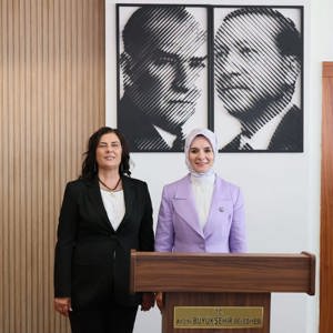 Bakanımız Sayın Mahinur Özdemir Göktaş ile Valimiz Sayın Dr. Osman Varol, Aydın Büyükşehir Belediyesini ziyaret etti. - fotoğraf 1