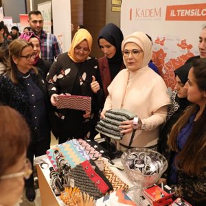 Emine Erdoğan ve Bakan Selçuk "Cemre Çarşısı" Etkinliğine Katıldı  - fotoğraf 3