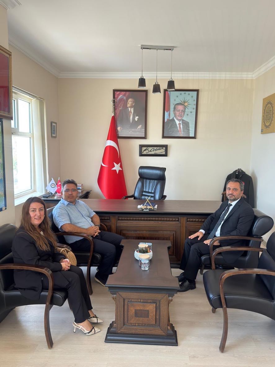 İl Müdürümüz Mahmut SELÇUK, Marmaris Kaymakamı Nurullah KAYA’yı makamında ziyaret etti.