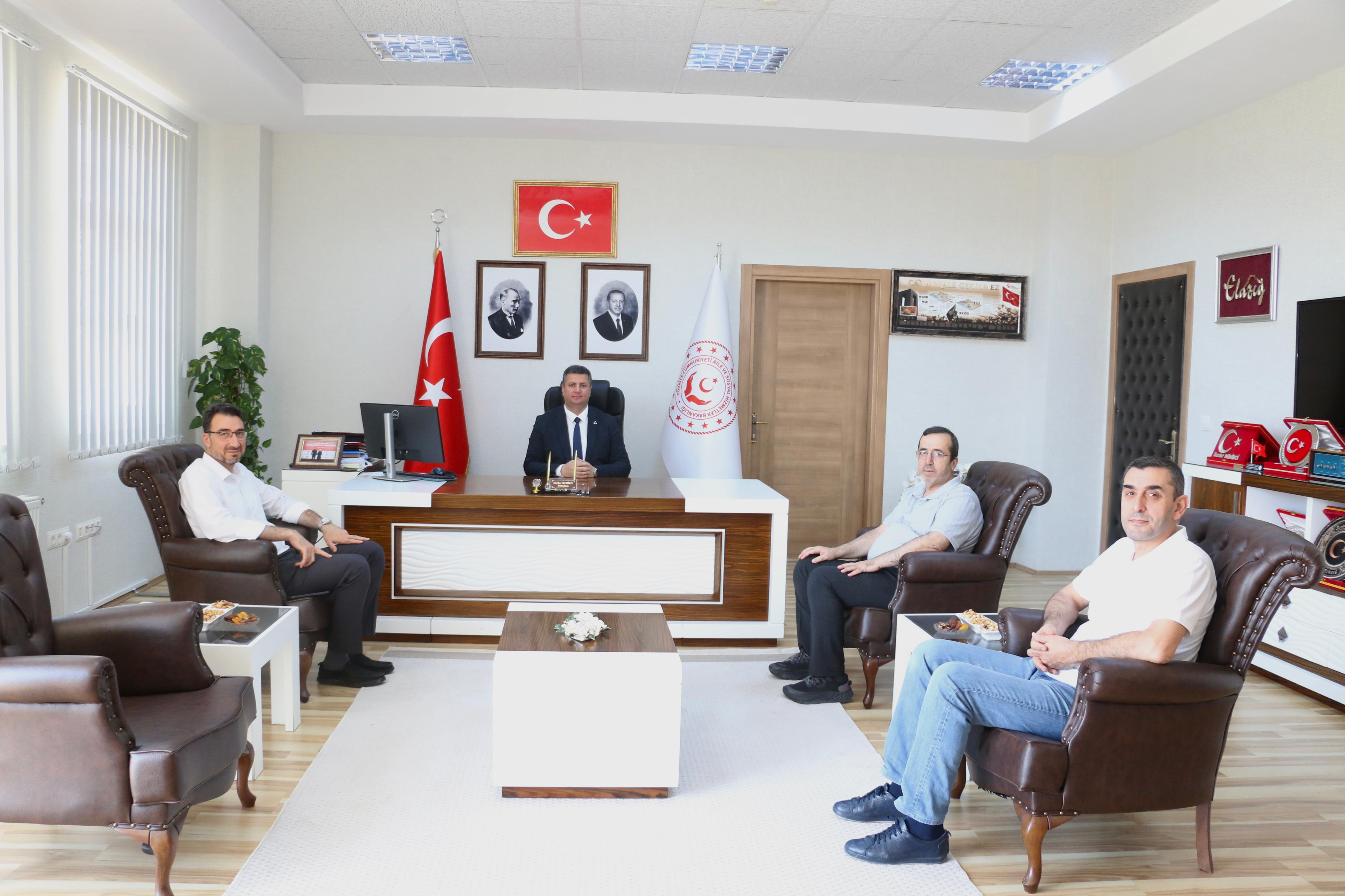 EDEP Platformu, İlahiyat Fakültesi ve Hafızlık İmam Hatip Okulu Derneği Temsilcilerinden İl Müdürümüze Ziyaret
