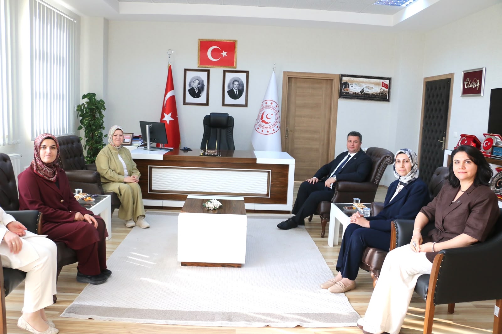 AK Parti Kadın Kolları Heyetinden İl Müdürümüze Ziyaret