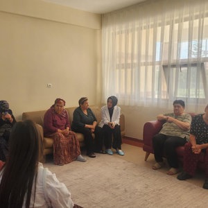Şube Müdürümüz Sayın Leyla DOĞAN, Engelsiz Yaşam Bakım, Rehabilitasyon ve Aile Danışma Merkezi Müdürlüğümüzü ziyaret ederek hizmet alan özel gereksinimli bireylerimizle bir araya geldi. - fotoğraf 2