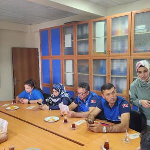 Koruyucu Aile ve Çocuk Hizmetleri birimlerinde görev yapan çalışma arkadaşlarımız, Balışeyh ilçemizde görev yapan personeller ile bir araya geldi. - fotoğraf 1