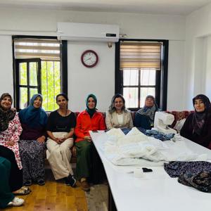 Kadına Yönelik Şiddetle Mücadele İl Eylem Planı kapsamında, önleyici nitelikte toplum temelli farkındalık çalışmalarının yaygınlaştırılması amacıyla Selim Özer Mahalle Konağı ziyaret edildi. - fotoğraf 1