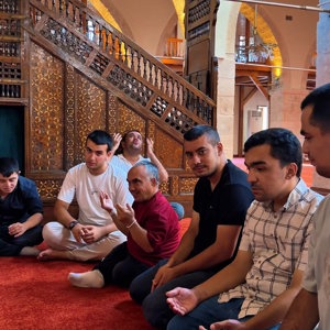 Özel Bireylerimiz Kahramanmaraş’ın Tarihi Dokusuyla Buluştu: Kapalı Çarşı ve Ulu Cami Ziyareti - fotoğraf 2