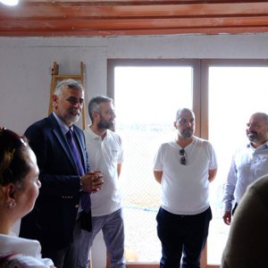 İl Müdürümüz Emre Çalğan ve Beraberindeki Heyet Önsen Çocuk Evleri Sitesi Şantiyesini Gezdi - fotoğraf 1