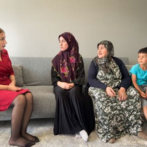 İl Müdürümüz BİLGİÇ’ten Aile ve Gençlik Fonu ile Yuva Kuran Ata Ailesine Ziyaret - fotoğraf 2