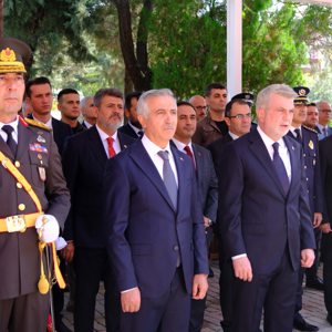 Zaferin 104. Yılında Atatürk Anıtı’na Çelenk Sunma Töreni Gerçekleştirildi - fotoğraf 3