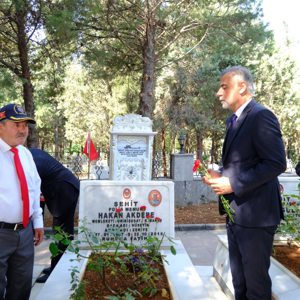 Zaferin 104. Yılında Atatürk Anıtı’na Çelenk Sunma Töreni Gerçekleştirildi - fotoğraf 5
