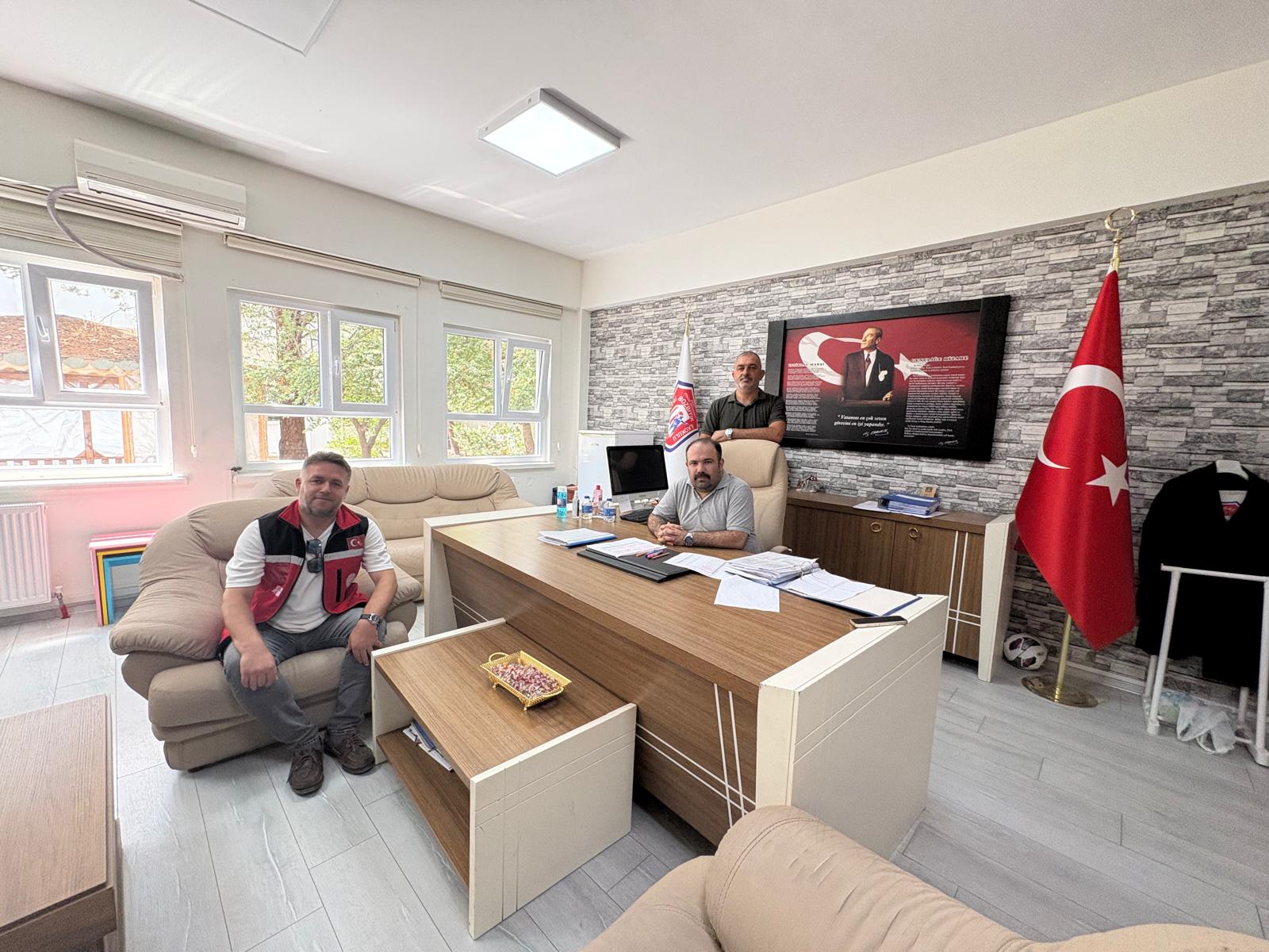 Bakanlığımız koordinasyonunda yürütülen Sosyal Risk Haritası çalışmaları kapsamında Şehit Piyade Üsteğmen Çelebi Bozbıyık İlkokulu ziyaret edildi.