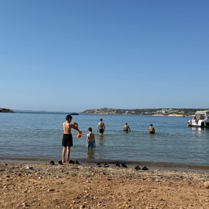 Devletimizin koruması altındaki çocuklarımız, yaz tatilini verimli ve keyifli bir şekilde değerlendirmeleri amacıyla düzenlenen İzmir/Çeşme kampına katıldı. - fotoğraf 1