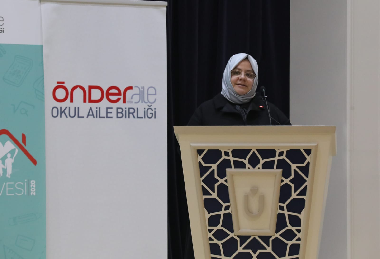 Bakan Selçuk, Okul Aile Birliği Zirvesine Katıldı