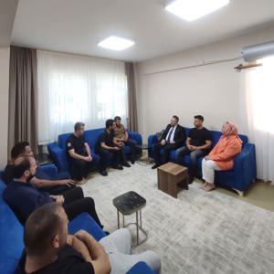 Çocuk Evleri Sitesine Ziyaret - fotoğraf 1
