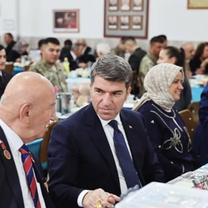 Şehit Aileleri ve Gazilerimiz Onuruna Yemek Programı Düzenlendi - fotoğraf 2
